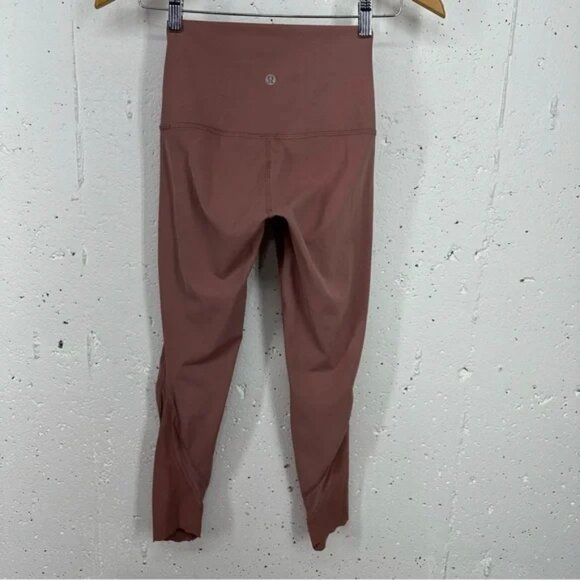 Lot of 2 Lululemon size 2 Black Speed Up Tight Wunder under hr crop 23 scallop - Picture 10 of 13